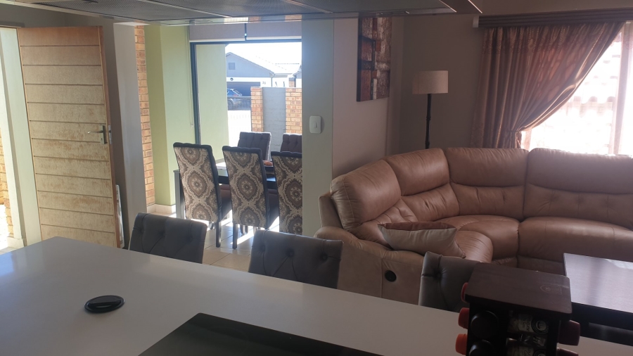 3 Bedroom Property for Sale in Amberfield Gauteng