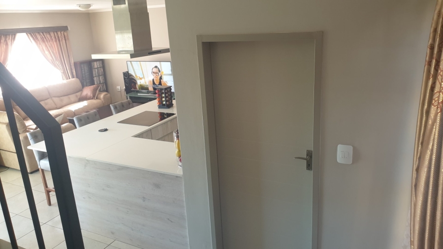3 Bedroom Property for Sale in Amberfield Gauteng