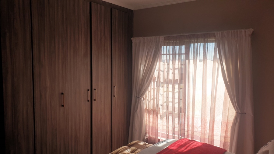 3 Bedroom Property for Sale in Amberfield Gauteng