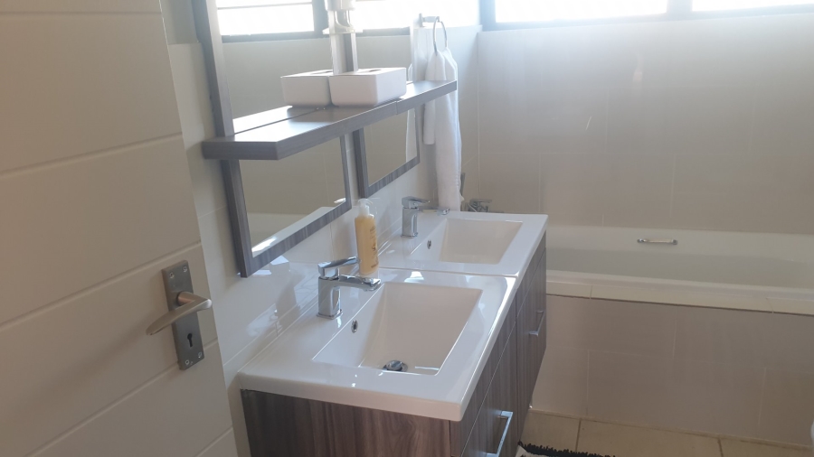 3 Bedroom Property for Sale in Amberfield Gauteng