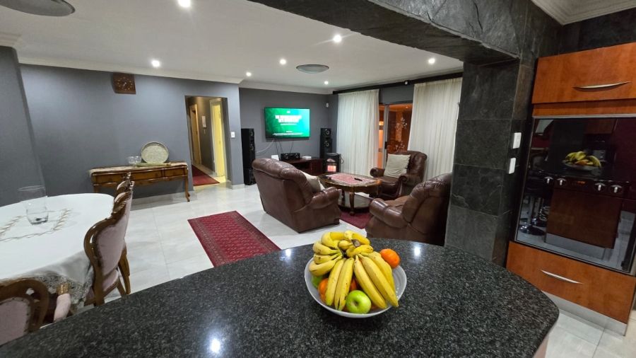 4 Bedroom Property for Sale in Rooihuiskraal Gauteng