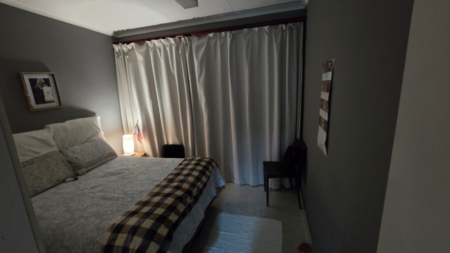 4 Bedroom Property for Sale in Rooihuiskraal Gauteng