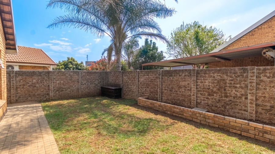 3 Bedroom Property for Sale in Bonaero Park Gauteng