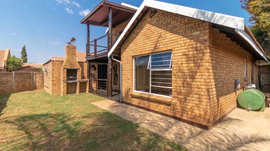 3 Bedroom Property for Sale in Bonaero Park Gauteng