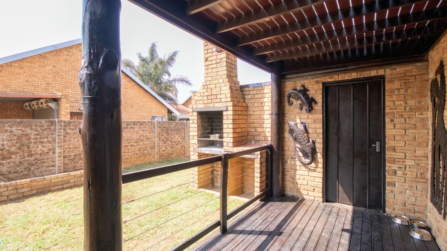 3 Bedroom Property for Sale in Bonaero Park Gauteng
