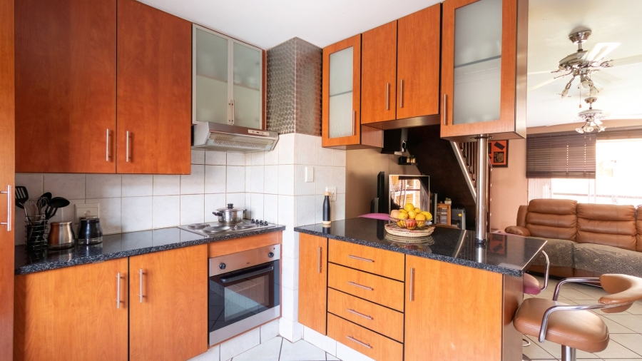 3 Bedroom Property for Sale in Bonaero Park Gauteng