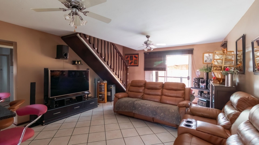 3 Bedroom Property for Sale in Bonaero Park Gauteng