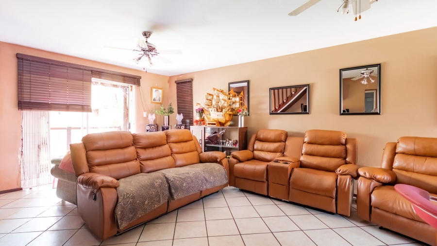 3 Bedroom Property for Sale in Bonaero Park Gauteng