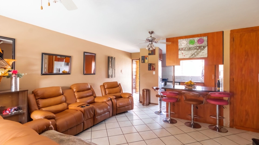 3 Bedroom Property for Sale in Bonaero Park Gauteng