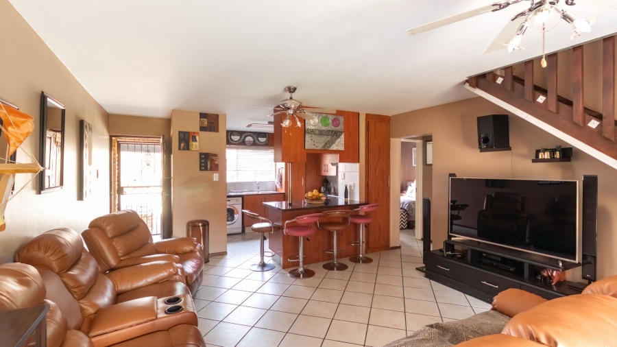 3 Bedroom Property for Sale in Bonaero Park Gauteng