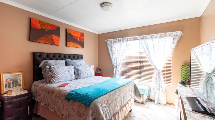 3 Bedroom Property for Sale in Bonaero Park Gauteng