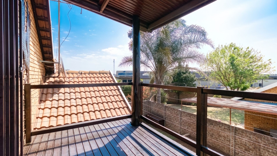 3 Bedroom Property for Sale in Bonaero Park Gauteng