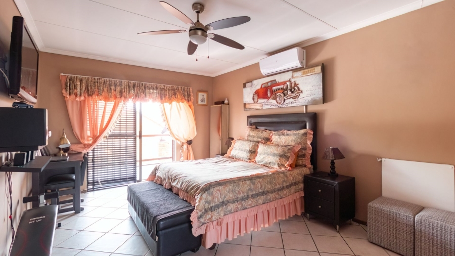3 Bedroom Property for Sale in Bonaero Park Gauteng
