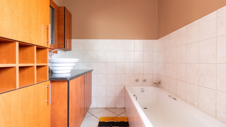 3 Bedroom Property for Sale in Bonaero Park Gauteng