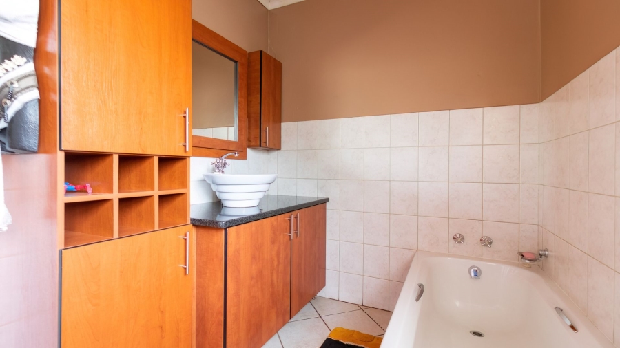 3 Bedroom Property for Sale in Bonaero Park Gauteng