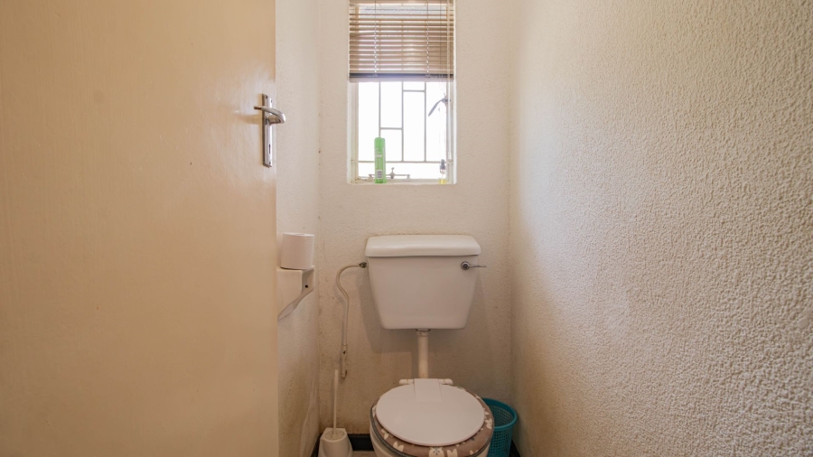 2 Bedroom Property for Sale in Bonaero Park Gauteng