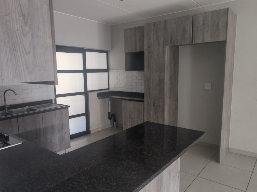To Let 3 Bedroom Property for Rent in Bartlett Gauteng