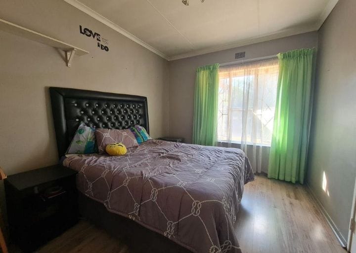 4 Bedroom Property for Sale in Croydon Gauteng