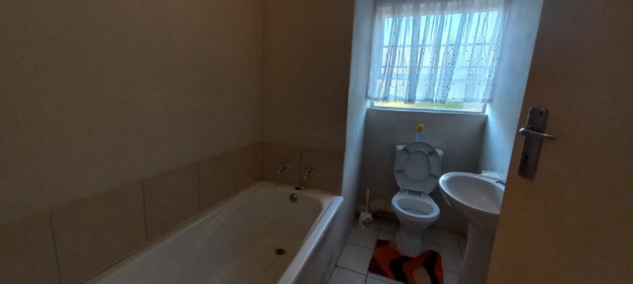 2 Bedroom Property for Sale in Fairlead Gauteng