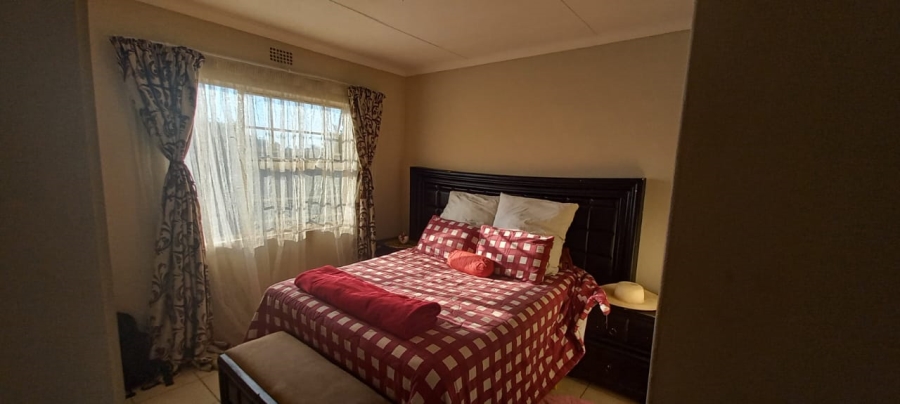 2 Bedroom Property for Sale in Fairlead Gauteng