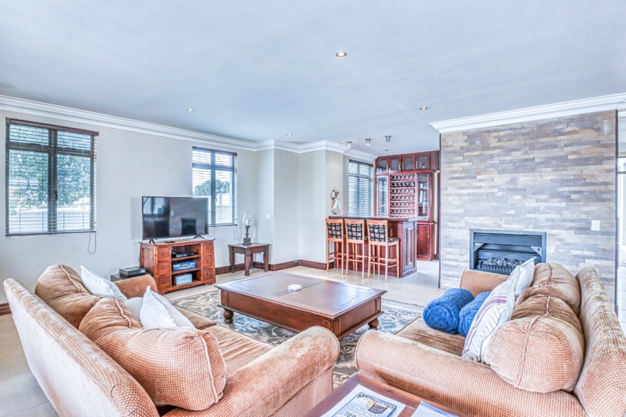 5 Bedroom Property for Sale in Vaal Marina Gauteng