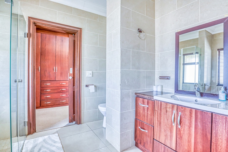 5 Bedroom Property for Sale in Vaal Marina Gauteng