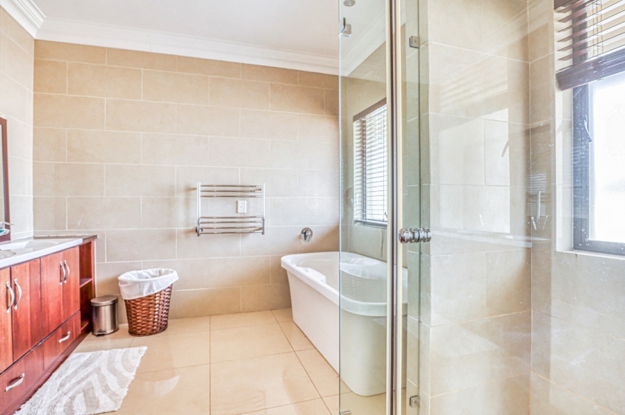 5 Bedroom Property for Sale in Vaal Marina Gauteng