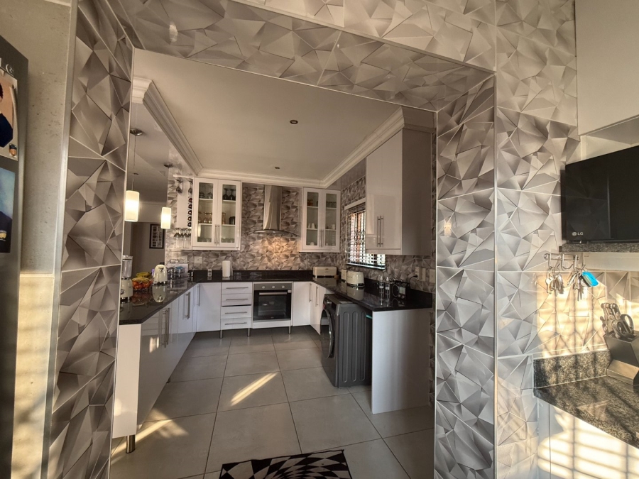 3 Bedroom Property for Sale in Sevilla Estate Gauteng