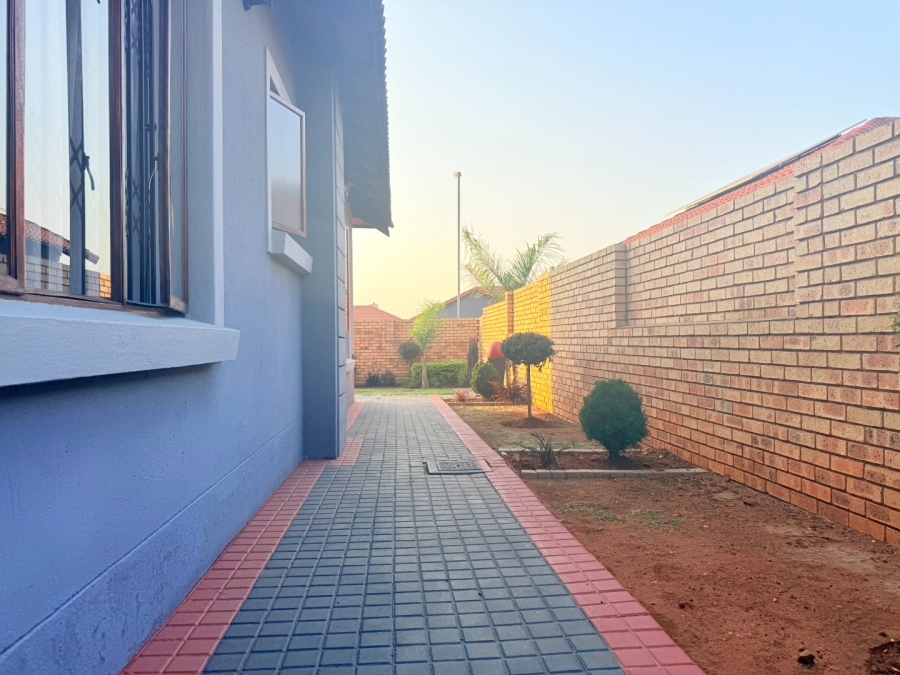 3 Bedroom Property for Sale in Sevilla Estate Gauteng