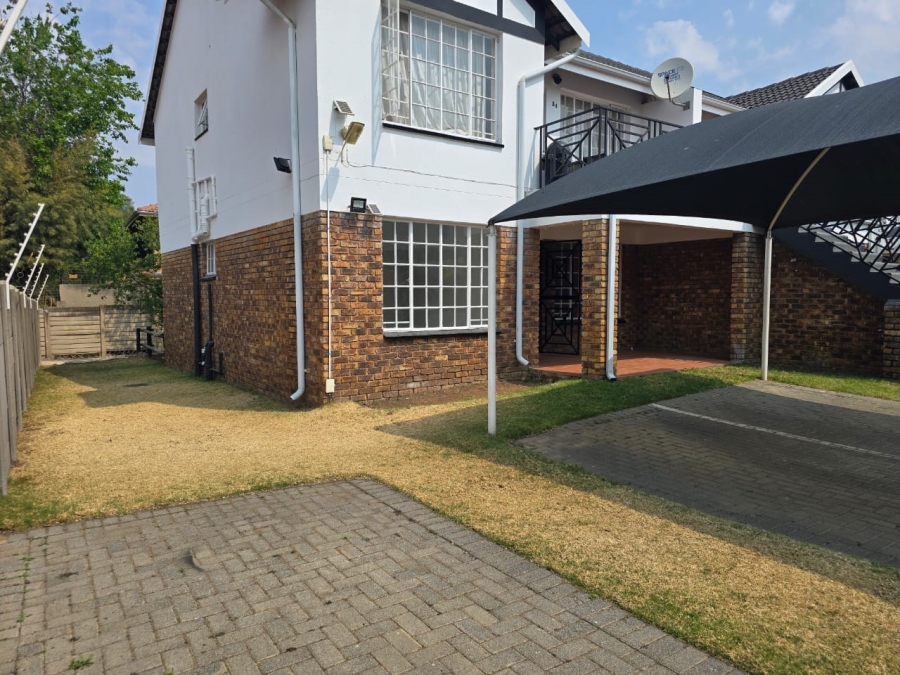 To Let 3 Bedroom Property for Rent in Beyers Park Gauteng