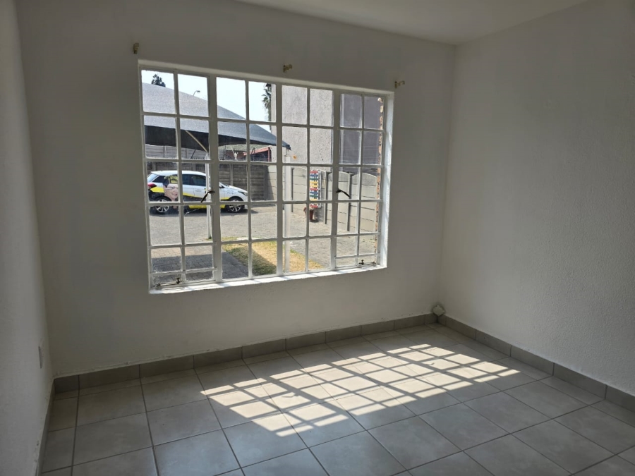 To Let 3 Bedroom Property for Rent in Beyers Park Gauteng