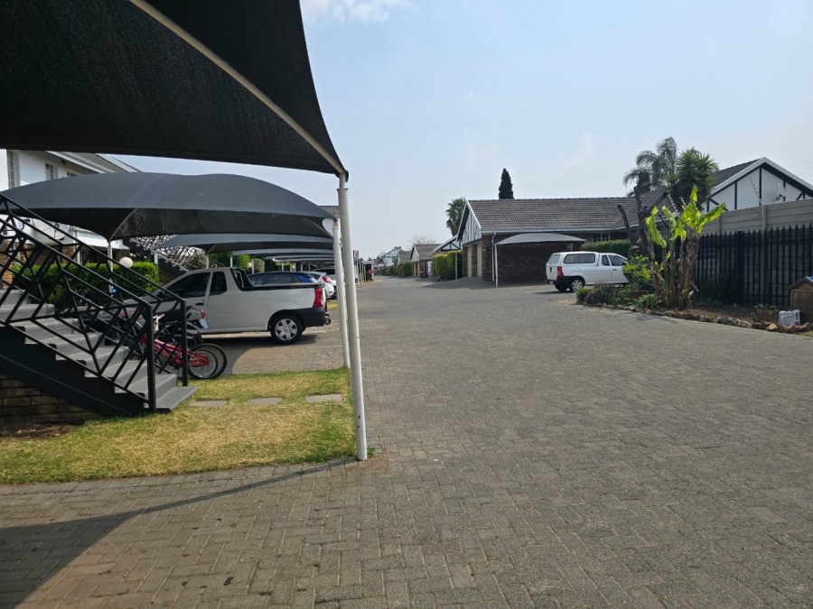 To Let 3 Bedroom Property for Rent in Beyers Park Gauteng