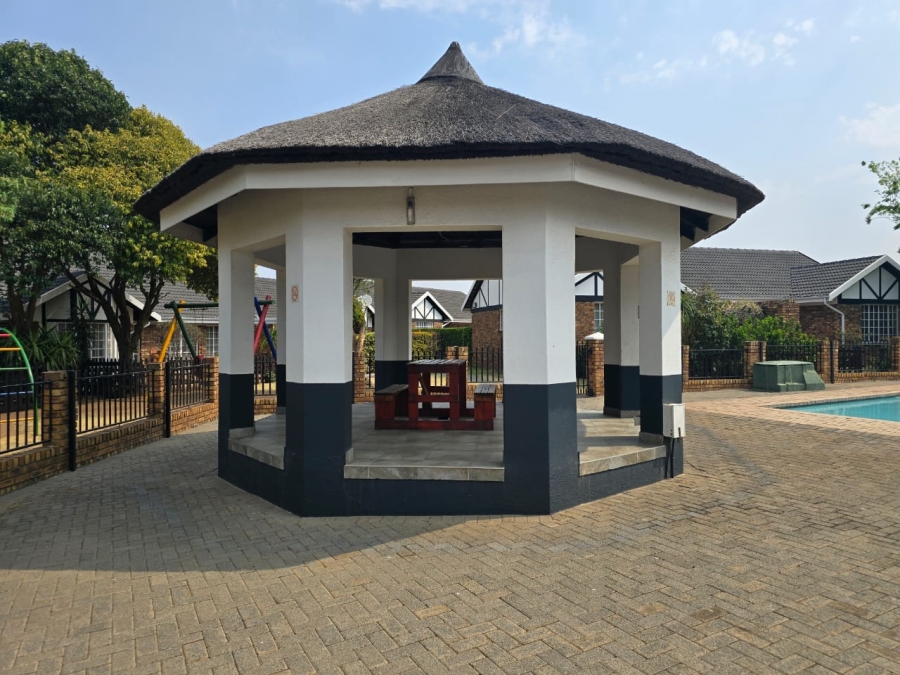 To Let 3 Bedroom Property for Rent in Beyers Park Gauteng