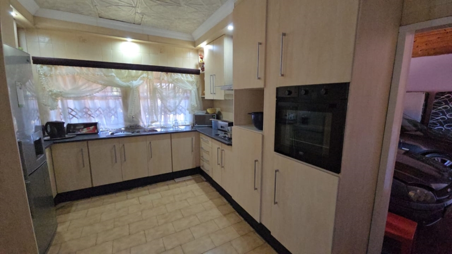 4 Bedroom Property for Sale in The Orchards Gauteng