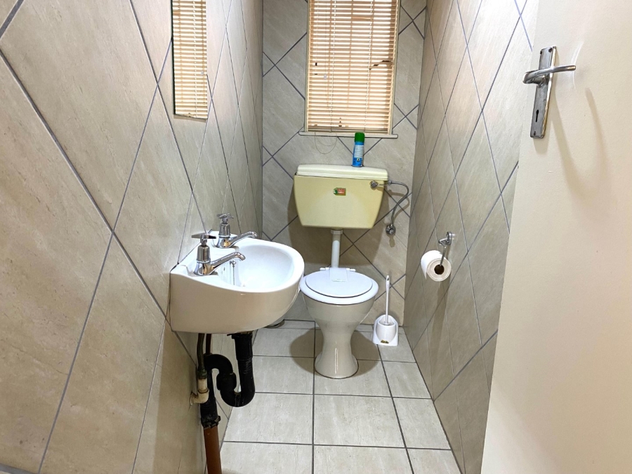 3 Bedroom Property for Sale in Wilro Park Gauteng