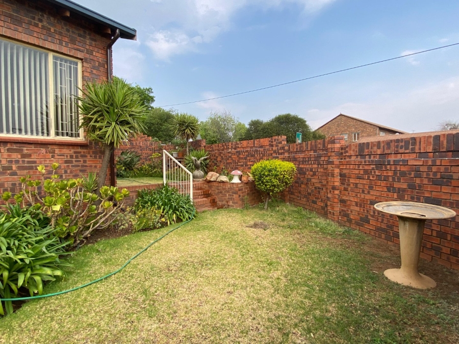 3 Bedroom Property for Sale in Wilro Park Gauteng