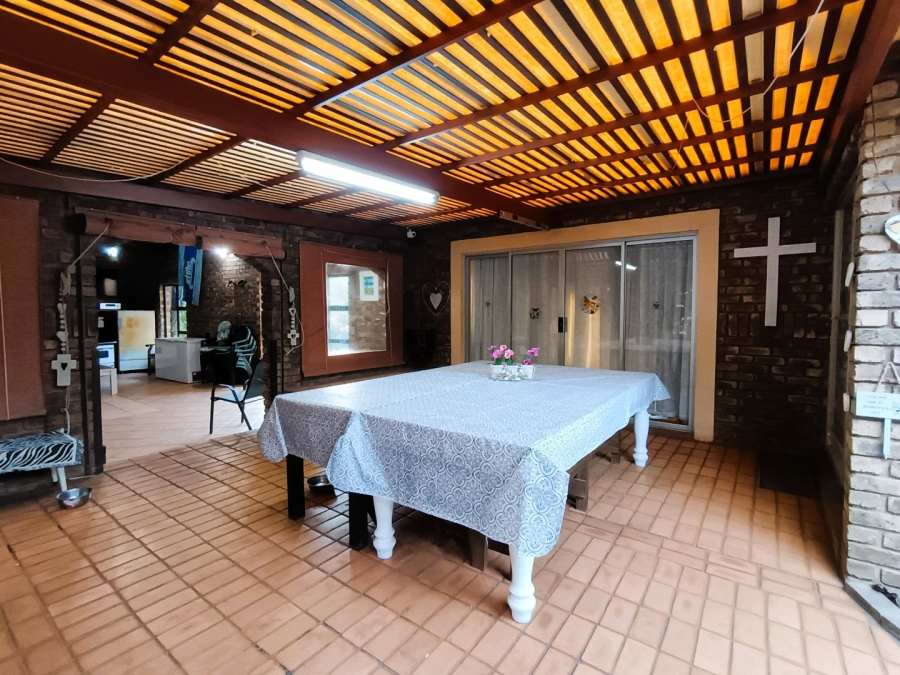 3 Bedroom Property for Sale in Eldoraigne Gauteng