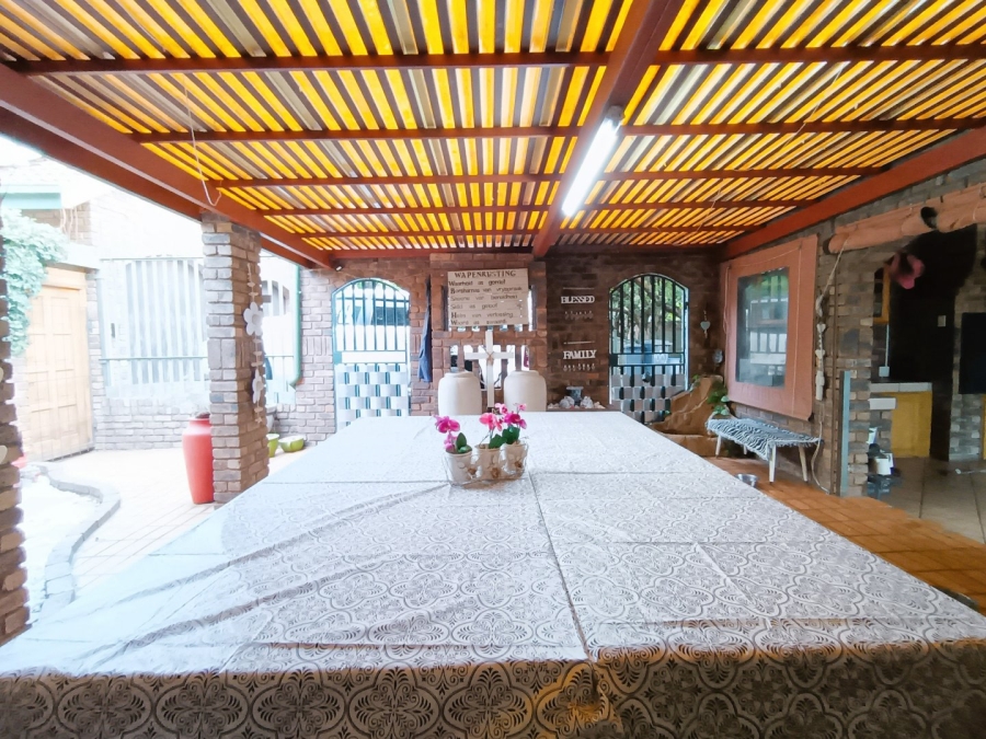 3 Bedroom Property for Sale in Eldoraigne Gauteng