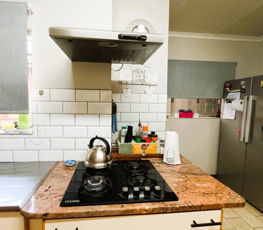 3 Bedroom Property for Sale in Eldoraigne Gauteng