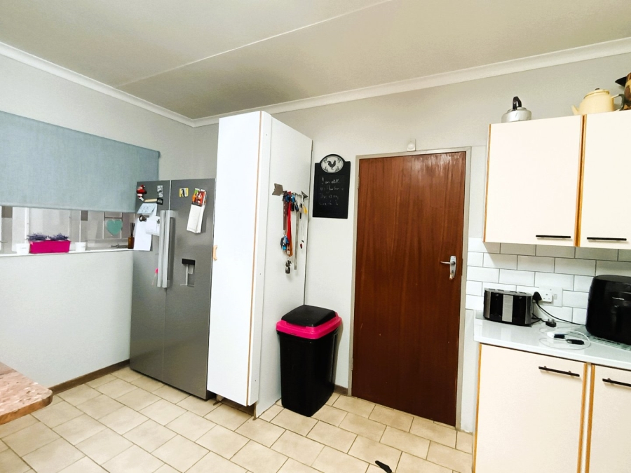 3 Bedroom Property for Sale in Eldoraigne Gauteng