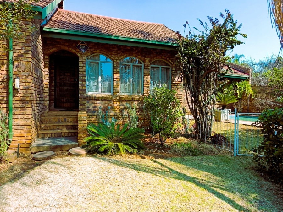 3 Bedroom Property for Sale in Eldoraigne Gauteng