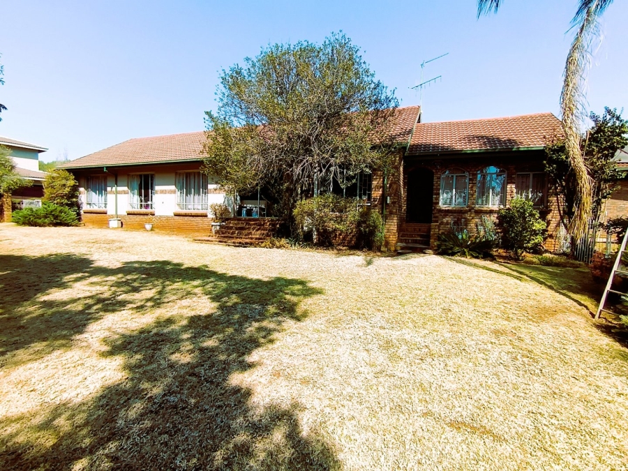 3 Bedroom Property for Sale in Eldoraigne Gauteng
