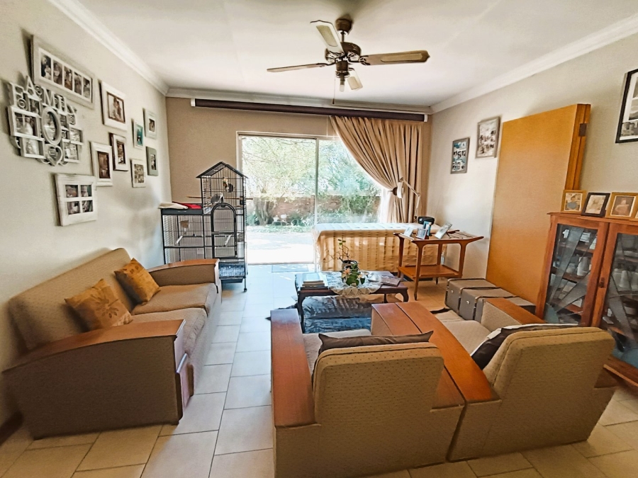 To Let 3 Bedroom Property for Rent in Eldoraigne Gauteng