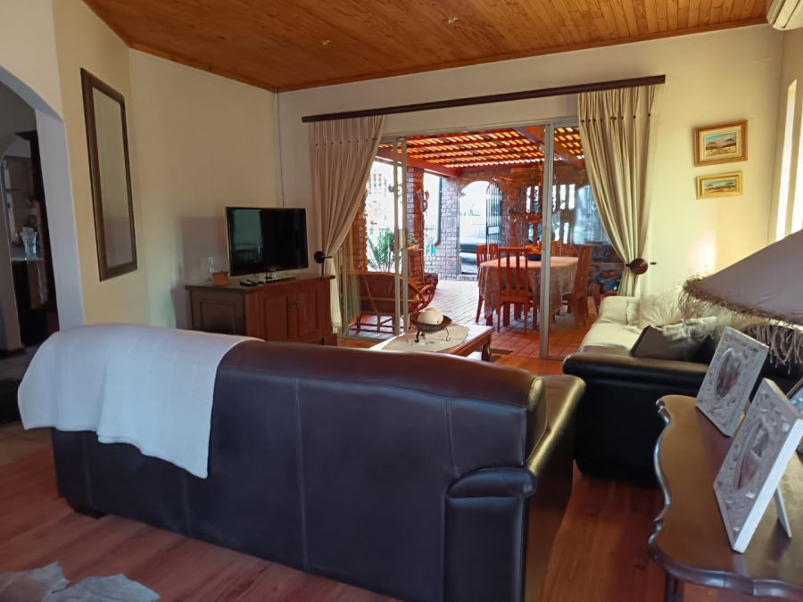 To Let 3 Bedroom Property for Rent in Eldoraigne Gauteng