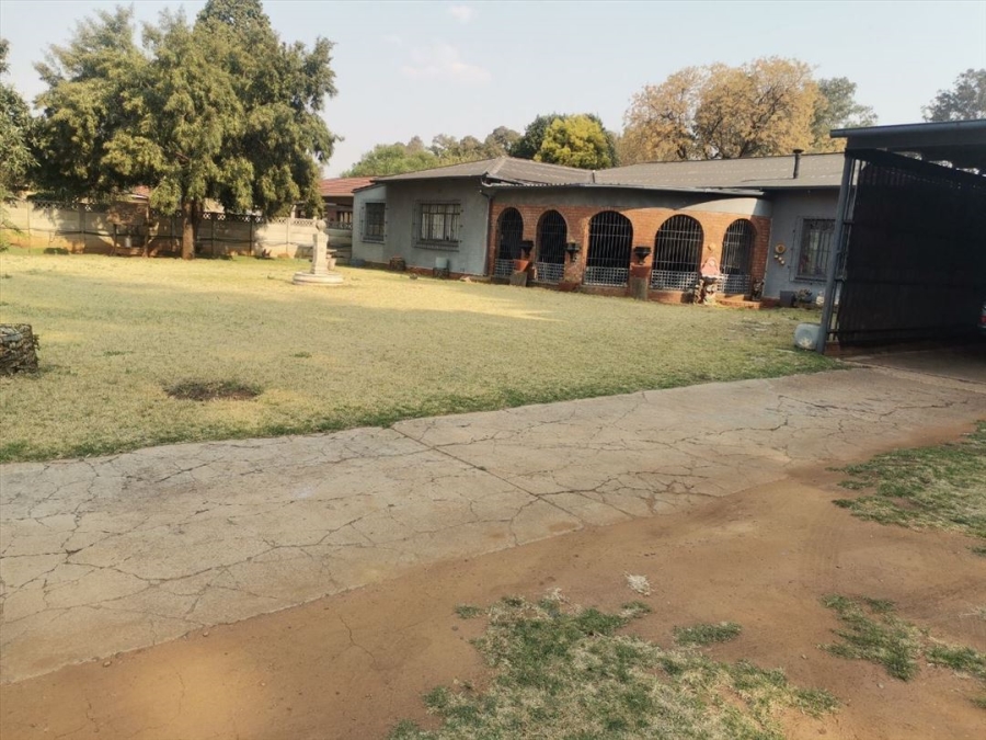 3 Bedroom Property for Sale in Daggafontein Gauteng