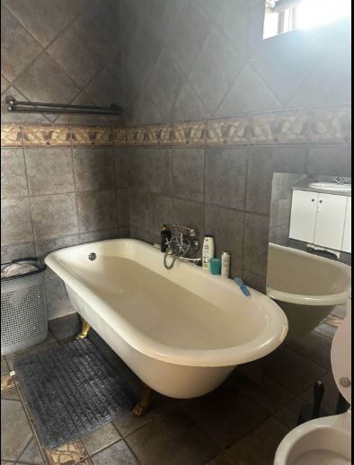 4 Bedroom Property for Sale in Kyalami Hills Gauteng