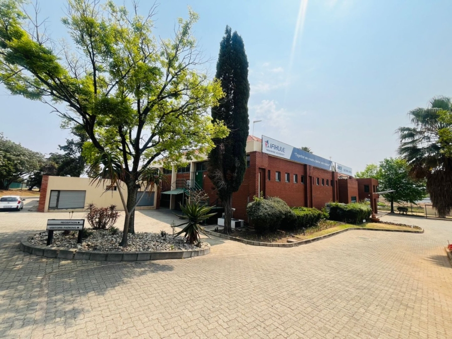 Commercial Property for Sale in Randjespark Gauteng