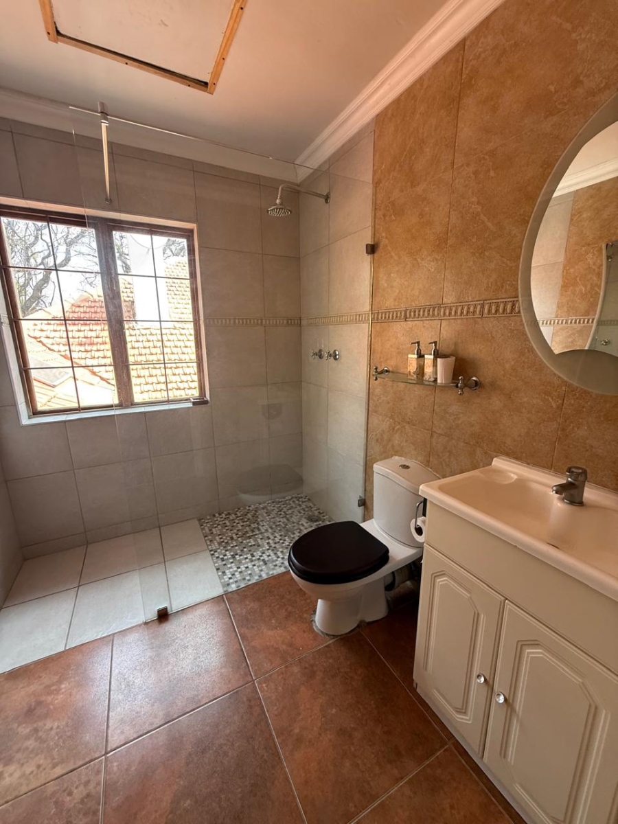 To Let 1 Bedroom Property for Rent in Saxonwold Gauteng