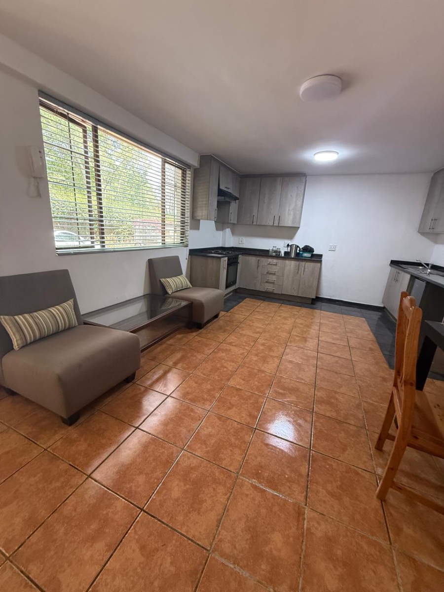 To Let 1 Bedroom Property for Rent in Saxonwold Gauteng