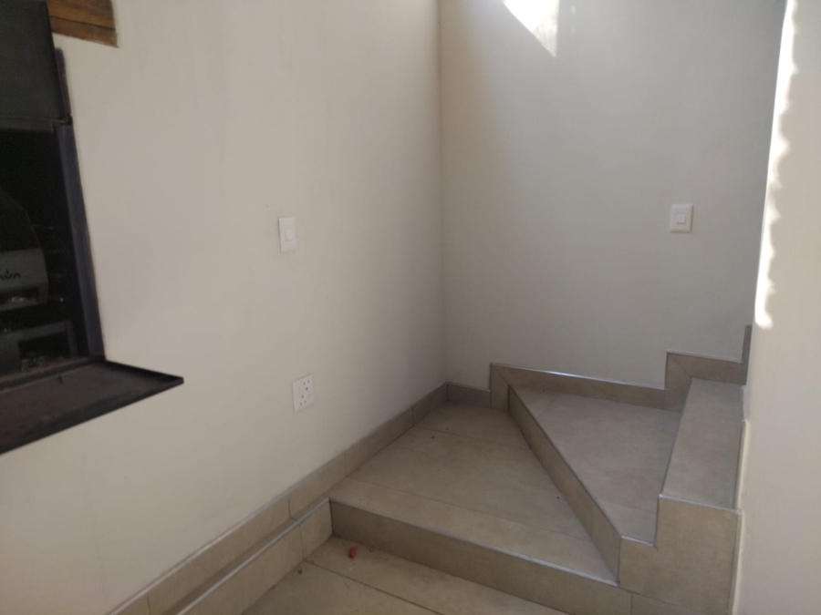 To Let 2 Bedroom Property for Rent in Riviera Gauteng
